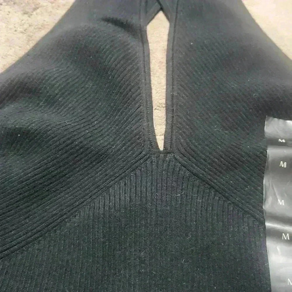 BANANA REPUBLIC CROSS-FRONT TANK - Picture 6 of 8